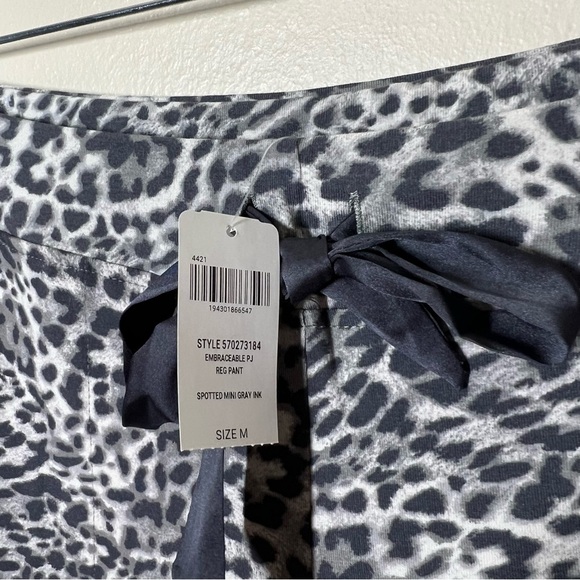 Soma Womens Embraceable Spotted Animal Print Mini Gray Pajama Pants Medium NWT - Picture 4 of 7